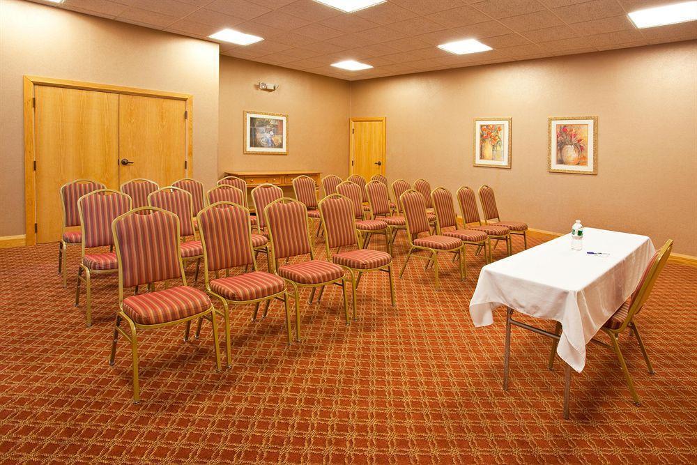 Holiday Inn Express & Suites Johnstown By Ihg Εξωτερικό φωτογραφία