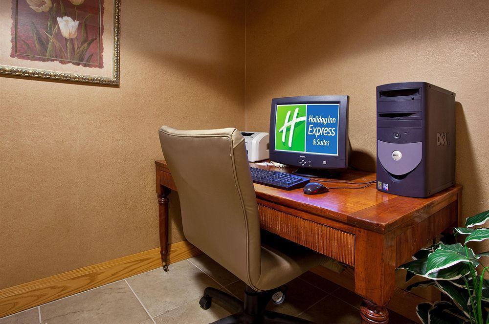 Holiday Inn Express & Suites Johnstown By Ihg Εξωτερικό φωτογραφία