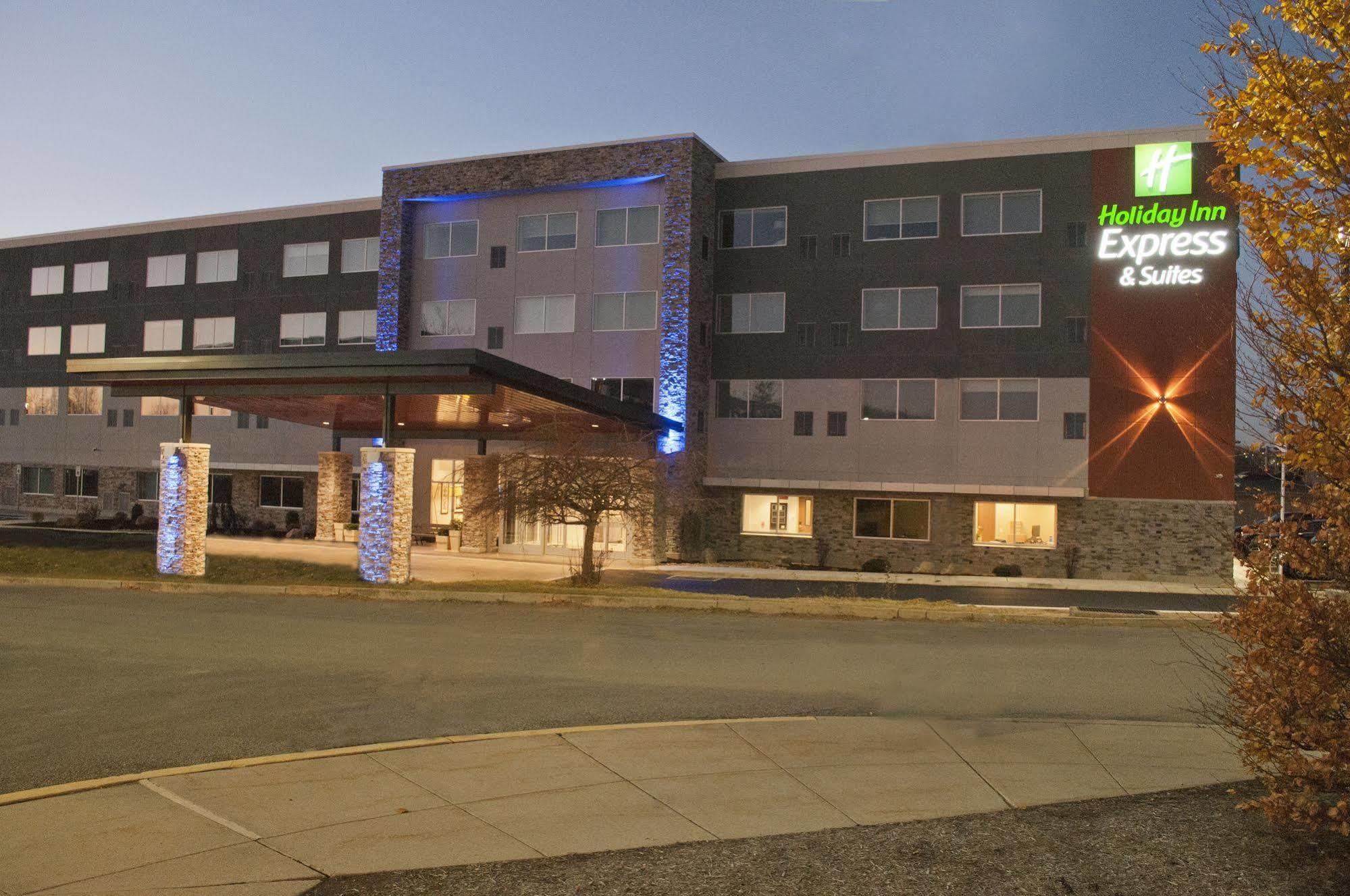 Holiday Inn Express & Suites Johnstown By Ihg Εξωτερικό φωτογραφία