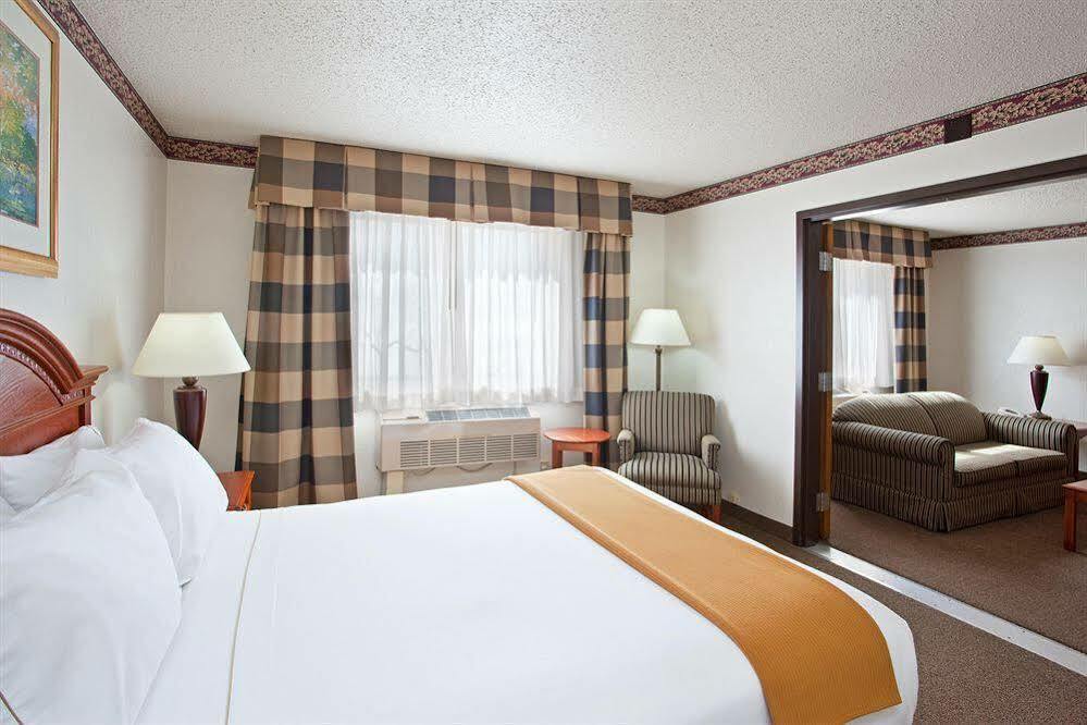 Holiday Inn Express & Suites Johnstown By Ihg Εξωτερικό φωτογραφία