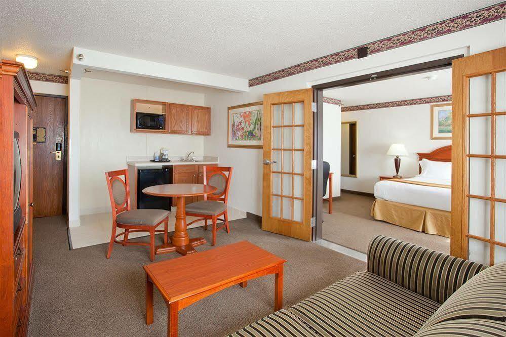 Holiday Inn Express & Suites Johnstown By Ihg Εξωτερικό φωτογραφία