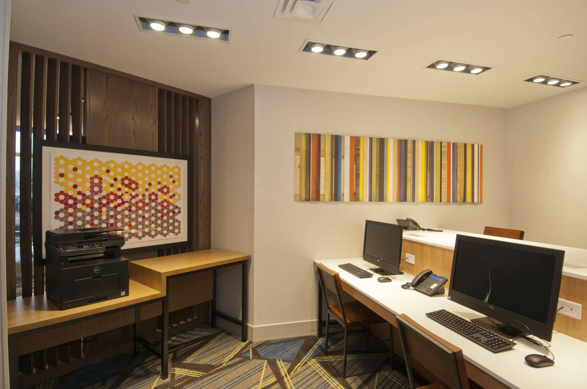 Holiday Inn Express & Suites Johnstown By Ihg Εξωτερικό φωτογραφία