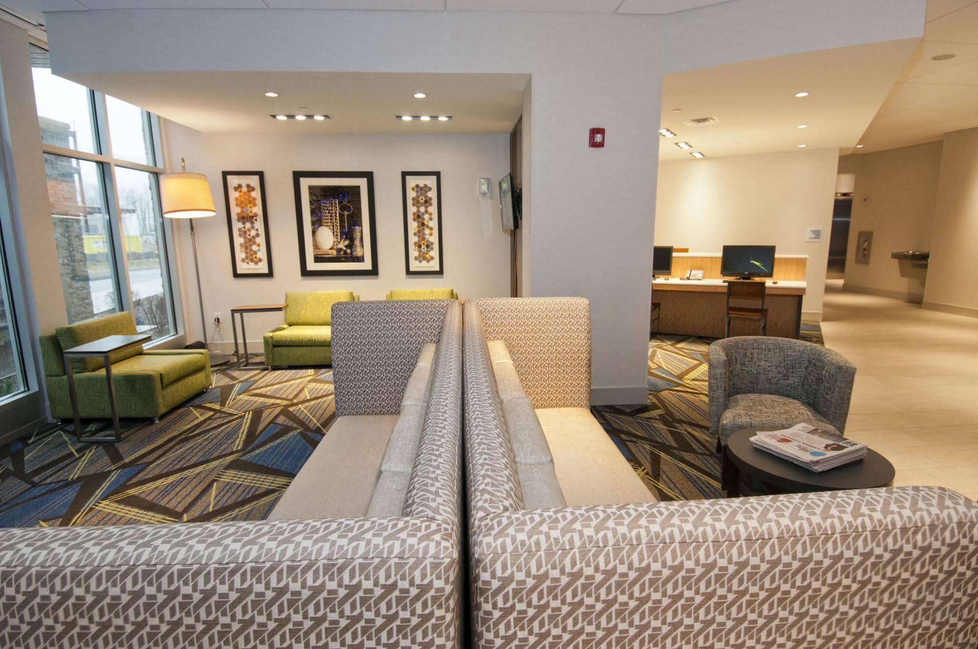 Holiday Inn Express & Suites Johnstown By Ihg Εξωτερικό φωτογραφία