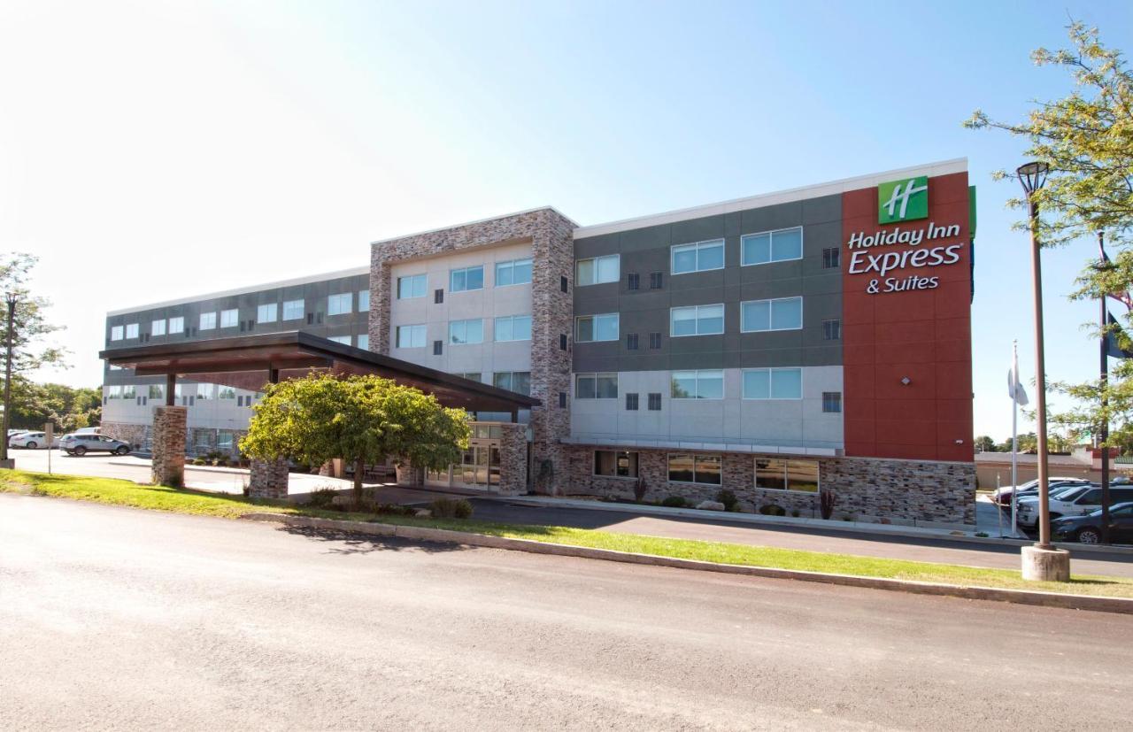 Holiday Inn Express & Suites Johnstown By Ihg Εξωτερικό φωτογραφία