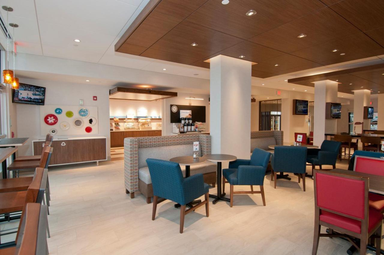 Holiday Inn Express & Suites Johnstown By Ihg Εξωτερικό φωτογραφία