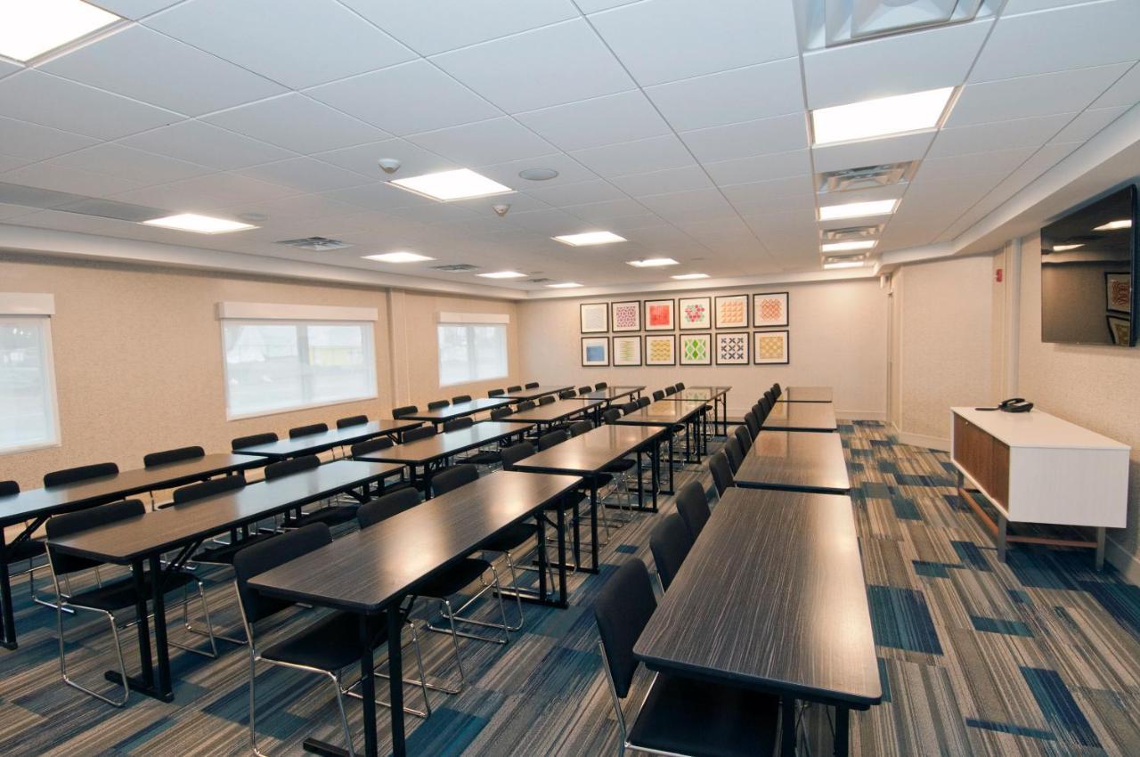 Holiday Inn Express & Suites Johnstown By Ihg Εξωτερικό φωτογραφία