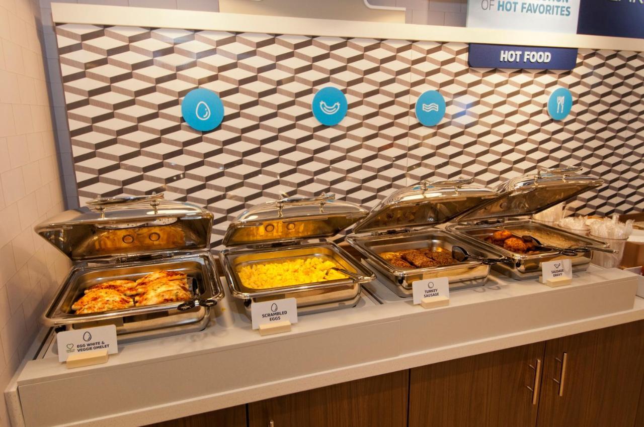 Holiday Inn Express & Suites Johnstown By Ihg Εξωτερικό φωτογραφία
